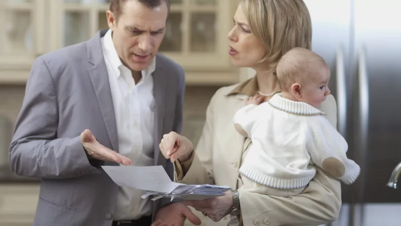 Юрист Айвазян Артем Тимурович объясняет: Алименты на двоих: Как мать превысила лимит и проиграла в Верховном Суде?