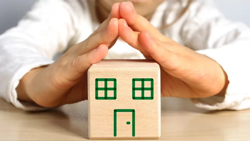 Адвокат Хорошев Роман Сергеевич объясняет: Реализация прав детей-сирот и детей, оставшихся без попечения родителей, на получение жилья.