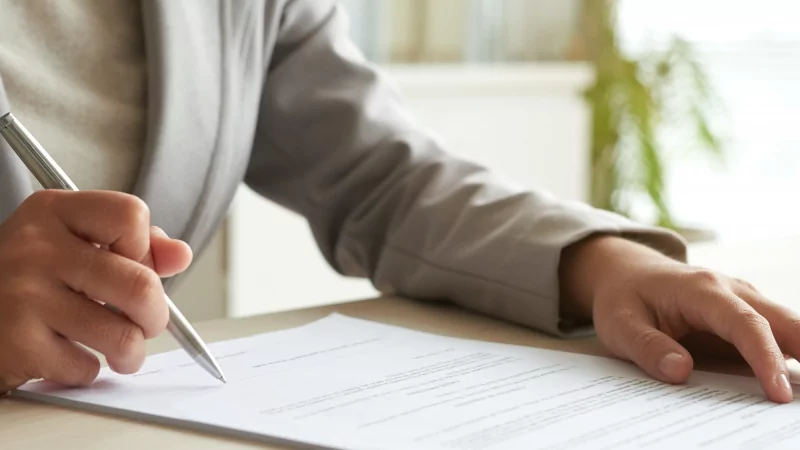 Юрист Сафонов Павел Сергеевич объясняет: Как защитить свои права при нарушении трудового договора?