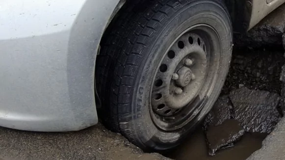 Юрист Федоров Дмитрий Валерьевич объясняет: Алгоритм действий, если попали в яму на автомобиле