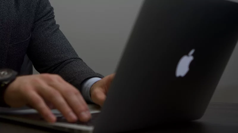 Юрист Лобанов Никита Игоревич объясняет: Как защитить бизнес от цифровых угроз: практические шаги для владельцев компаний