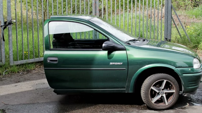 Юрист Бабинец Евгений Михайлович объясняет: Как разделить совместно нажитый автомобиль при разводе: мирные варианты и судебный спор