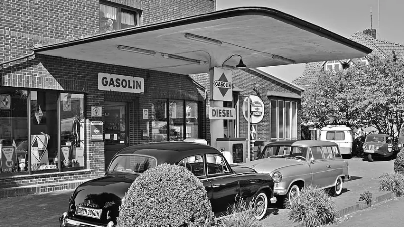 Юрист Репина Анна Васильевна объясняет: Кто ответит, если вам при входе в магазин на голову упала сосулька?