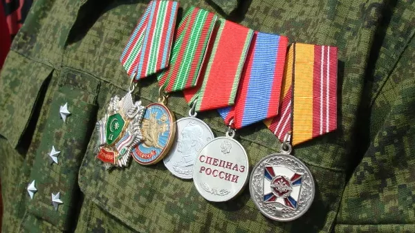 Юрист Савинкина Марина Васильевна объясняет: Единовременное поощрение при награждении госнаградами военнослужащих.