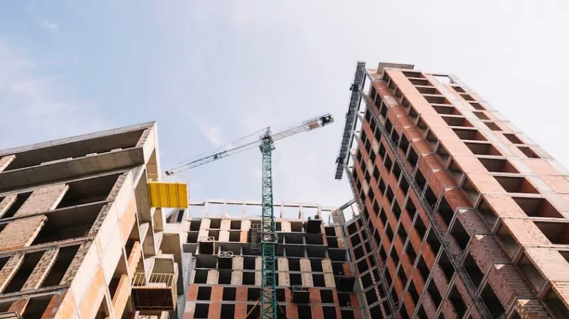 Юрист Курманбаева Аяна Мелисовна объясняет: Застройщик нарушил ваши права? Вернем ваши деньги через суд! ⚖️