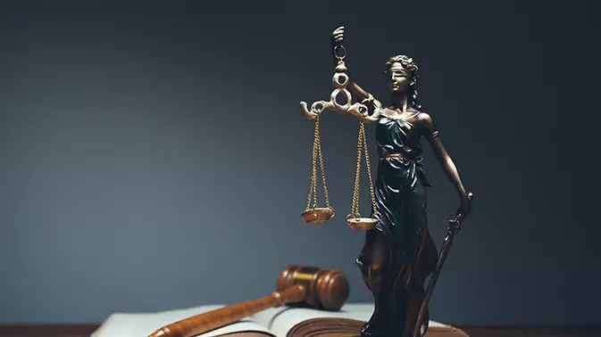 Юрист Дунаев Александр Владимирович объясняет: Депортация из России: как избежать и обжаловать? 