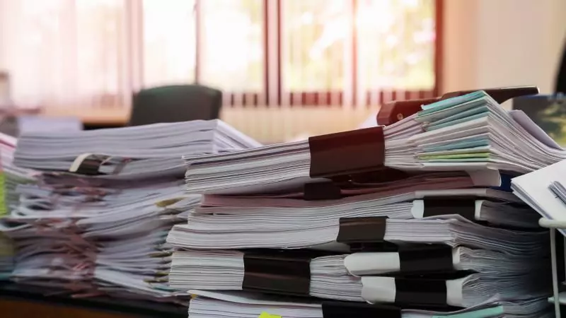 Юрист Некеров Александр Викторович объясняет: Когда у должника появляется право на прожиточный минимум?