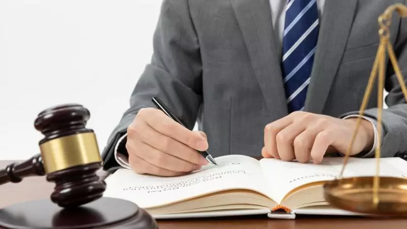 Адвокат Соков Андрей Владимирович объясняет: В какой очередности предоставлять неиспользованные отпуска за прошлые годы?