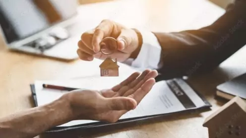 Как собственникам запретить сделки с недвижимостью без личного участия