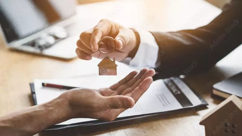 Юрист Назимов Валентин Юрьевич объясняет: Как собственникам запретить сделки с недвижимостью без личного участия