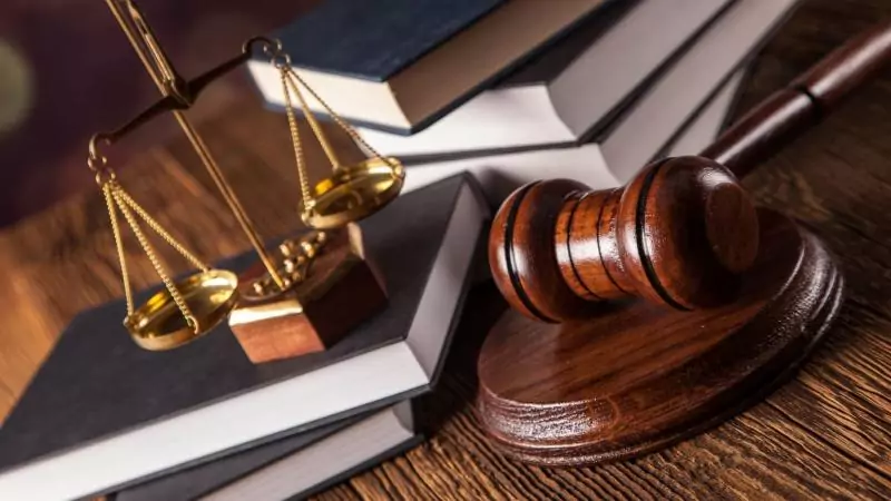 Юрист Иванова Елена Александровна объясняет: Оставление места ДТП (парковка, стоянка) -не всегда можно лишиться водительского удостоверения