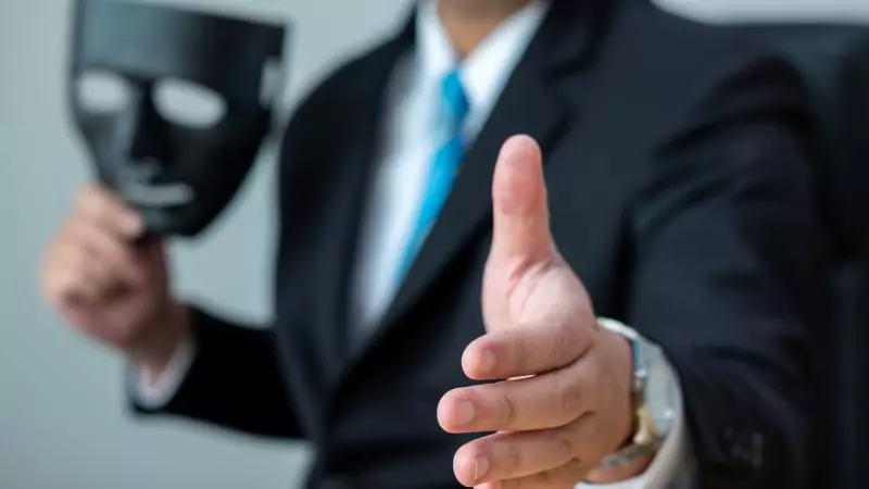 Адвокат Шаталов Борис Анатольевич объясняет: Что считается мошенничеством в бизнесе по УК РФ