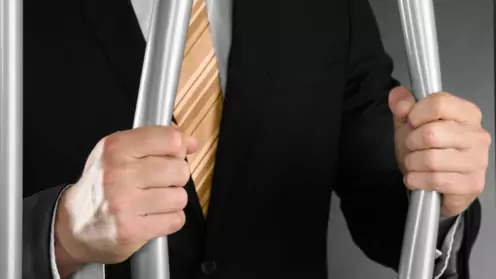 Уволить нельзя посадить:где поставит запятую адвокат, если сотрудник взял долг по зарплате из кассы