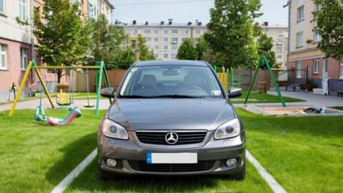 Парковка автомобиля на газоне. Ответственность в России и других странах