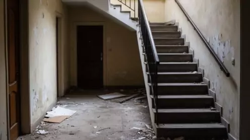 Как привлечь управляющую компанию за грязь в подъезде