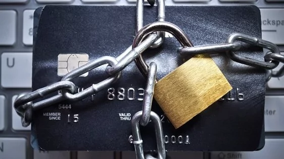 Адвокат Салозуб Дмитрий Анатольевич объясняет: ЦБ РФ советует банкам прилагать больше усилий по защите клиентов от мошенников на финансовом рынке