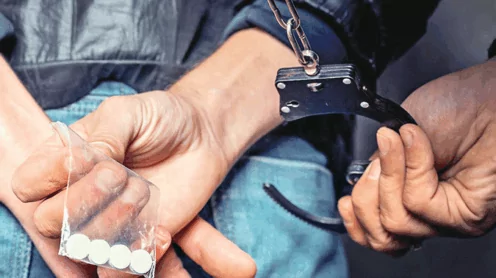 Хранил наркотики для себя, а обвиняют в сбыте