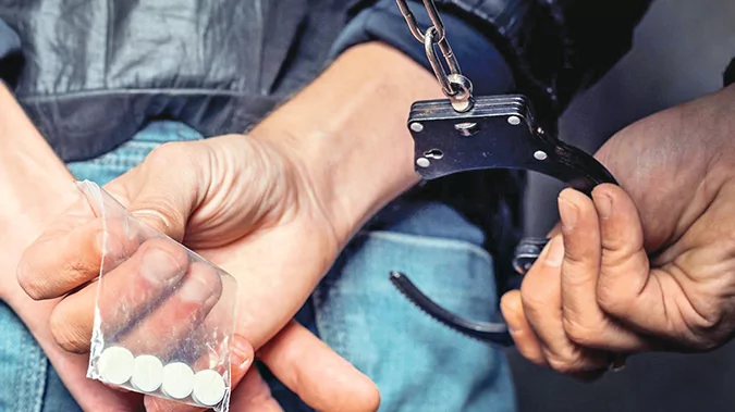 Адвокат Байков Руслан Петрович объясняет: Хранил наркотики для себя, а обвиняют в сбыте