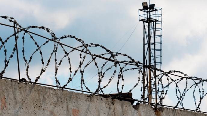 Адвокат Казаков Виктор Викторович объясняет: Замена неотбытой части лишения свободы на более мягкое наказание: правовые основания и условия