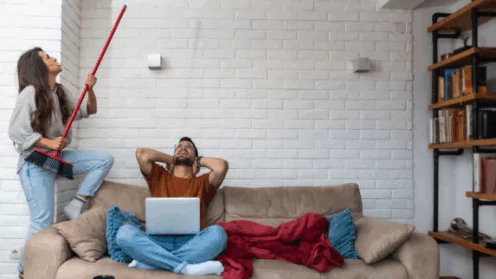 Шум в квартире и обращение в суды: перспективы и риски