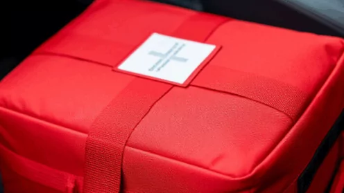 Кто обязан уметь оказывать первую помощь