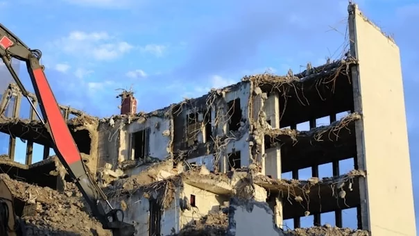 Юрист Пячин Дмитрий Васильевич объясняет: Самовольная постройка: правовое регулирование, судебная практика и порядок сноса