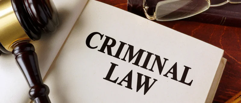 Адвокат Сорокоумов Борис Николаевич объясняет: Возможно ли рассмотрение уголовного дела в суде в отсутствие подсудимого