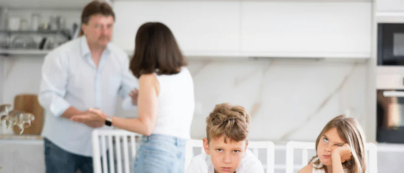 Адвокат Мухин Евгений Дмитриевич объясняет: Что делать если бывший супруг не дает общаться с ребёнком