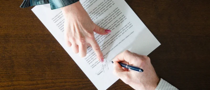 Юрист Афанасев Олег Сергеевич объясняет: Трудовой договор или договор ГПХ, что выгоднее