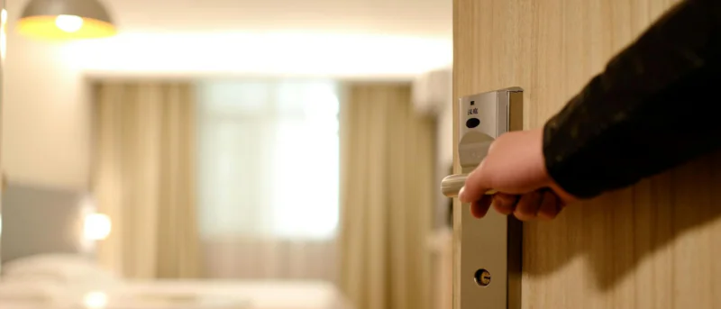 Юрист Кирпиков Александр Леонидович объясняет: Отели понесут убытки: туристам вернут 100 % даже за новогодние брони