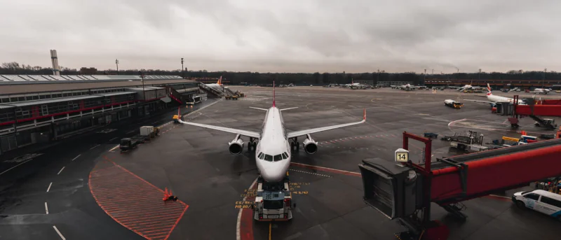 Юрист Кирпиков Александр Леонидович объясняет: Рейс задержали на 30 минут: что изменилось в правилах для авиапассажиров