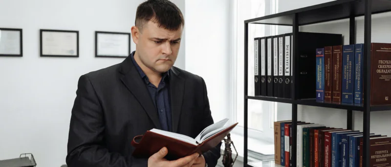 Юрист Хакимов Азат Равилевич объясняет: Установление порядка общения с ребёнком: как защитить право родителя на участие в воспитании