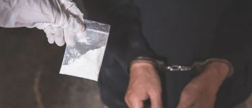 Защита по делам, связанных с незаконным оборотом наркотиков