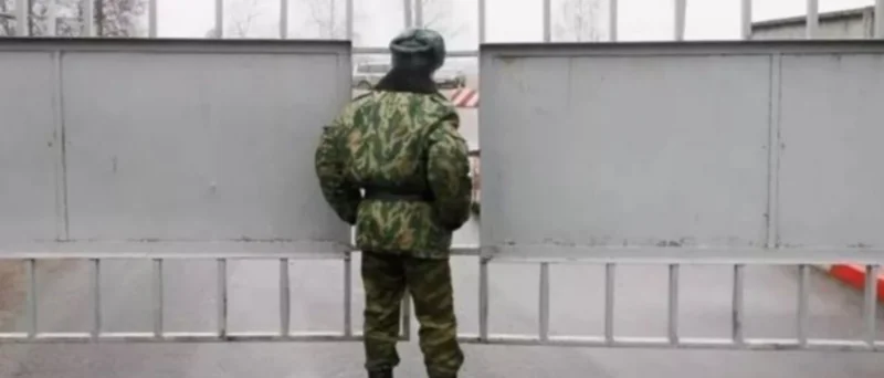 Адвокат Зуев Андрей Валерьевич объясняет: Адвокат по статье 335 УК РФ Нарушение уставных правил взаимоотношений между военнослужащими