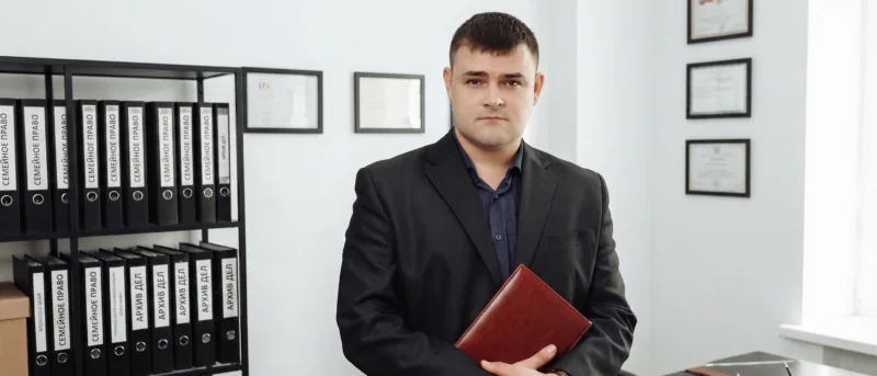 Юрист Хакимов Азат Равилевич объясняет: Определение места жительства ребёнка: как суды решают, с кем останется ребёнок