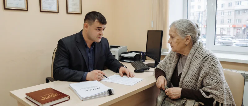 Юрист Хакимов Азат Равилевич объясняет: Почему банк не вправе блокировать пенсию и отказывать в её получении со счёта на основании ФЗ № 115