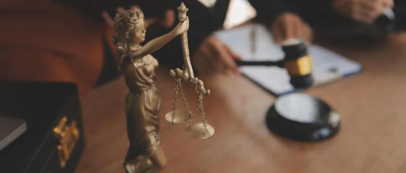 Адвокат Целковский Дмитрий Геннадьевич объясняет: Сказка о том, как бабушка возвращала себе, проданную ею квартиру