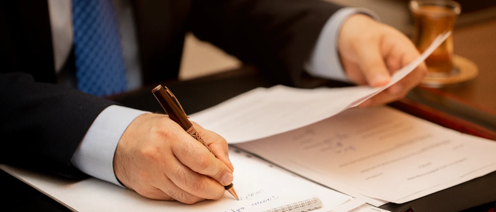 Юрист Поташникова Анжела Владимировна объясняет: Что делать, если к вашему участку можно добраться только через соседкий