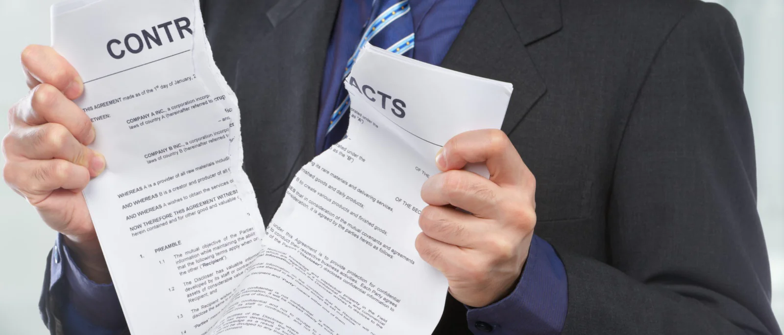 Адвокат Зезюлин Денис Владимирович объясняет: Банк или клиент: кто ответит за кредит, оформленный мошенниками