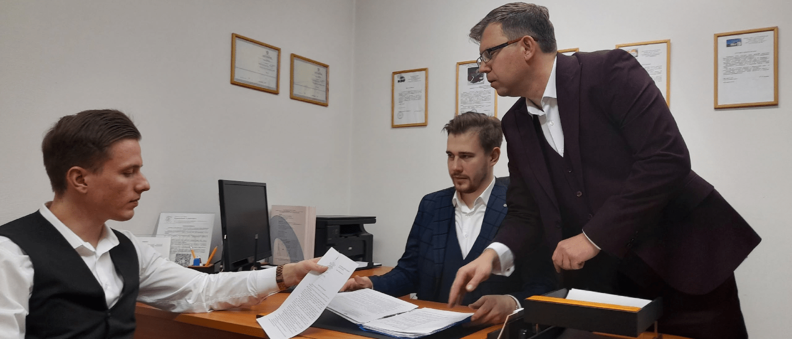 Адвокат Кацайлиди Андрей Валерьевич объясняет: Как отменить запрет на въезд в РФ иностранному гражданину