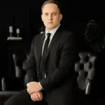 Адвокат по уголовным делам — Юдаков Константин Евгеньевич, перейти в профиль Адвокат Юдаков Константин Евгеньевич — уголовные дела в Салехарде