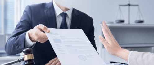 Образец заявления об отказе от иска в арбитражный суд: порядок подачи, необходимые документы и правовые последствия для истца и ответчика.