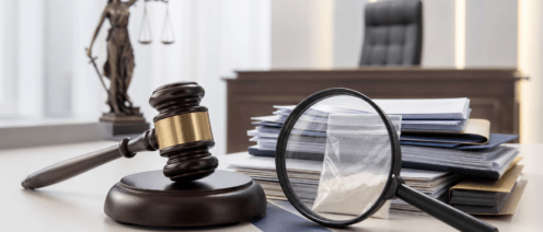 Верховный суд РФ отменил приговор по делу о незаконном обороте наркотиков из-за нарушений при рассмотрении доказательств. Подробности решения.